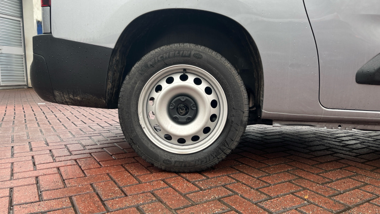 Peugeot Partner Long Diesel 1.5 BlueHDi 100 Professional Plus Van